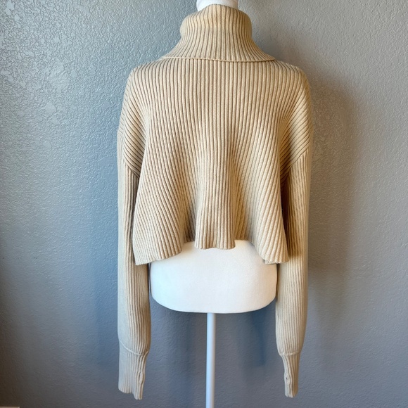 Isalis Ribbed Long Sleeve Cropped Turtleneck Sweater - Picture 2 of 11